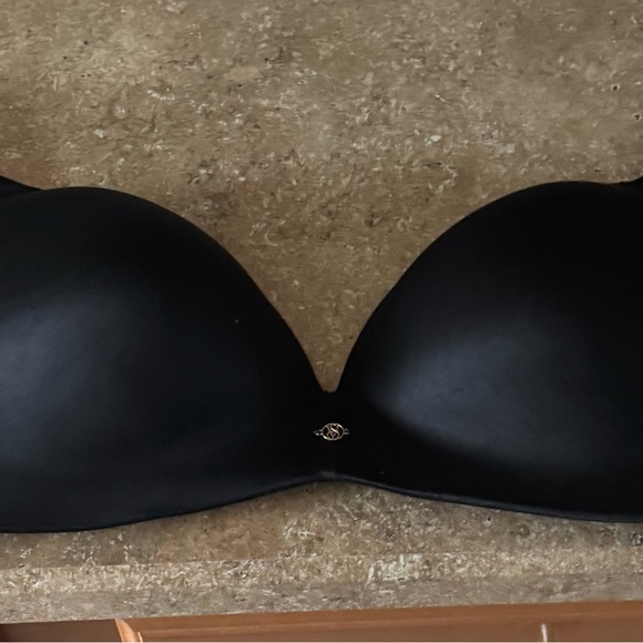 Victoria’s Secret Black Wireless Padded bra 38C.   Worn once.  Mint condition. - Picture 1 of 11